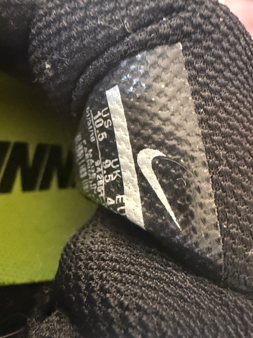 MENS Nike Black Running Sneakers with White Swoosh - Picture 6 of 6